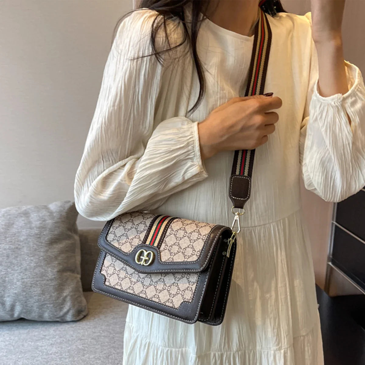 Chic Geometric Print Shoulder Bag
