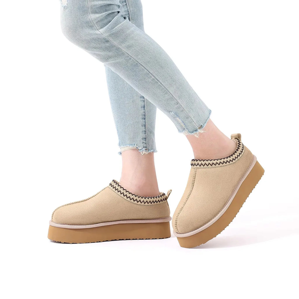Cozy Women's Winter Boots – Neutral Tones