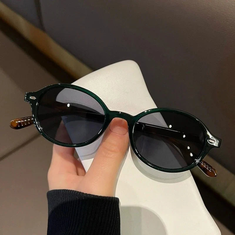 Chic Vintage Oval Sunglasses