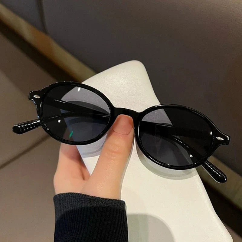 Chic Vintage Oval Sunglasses